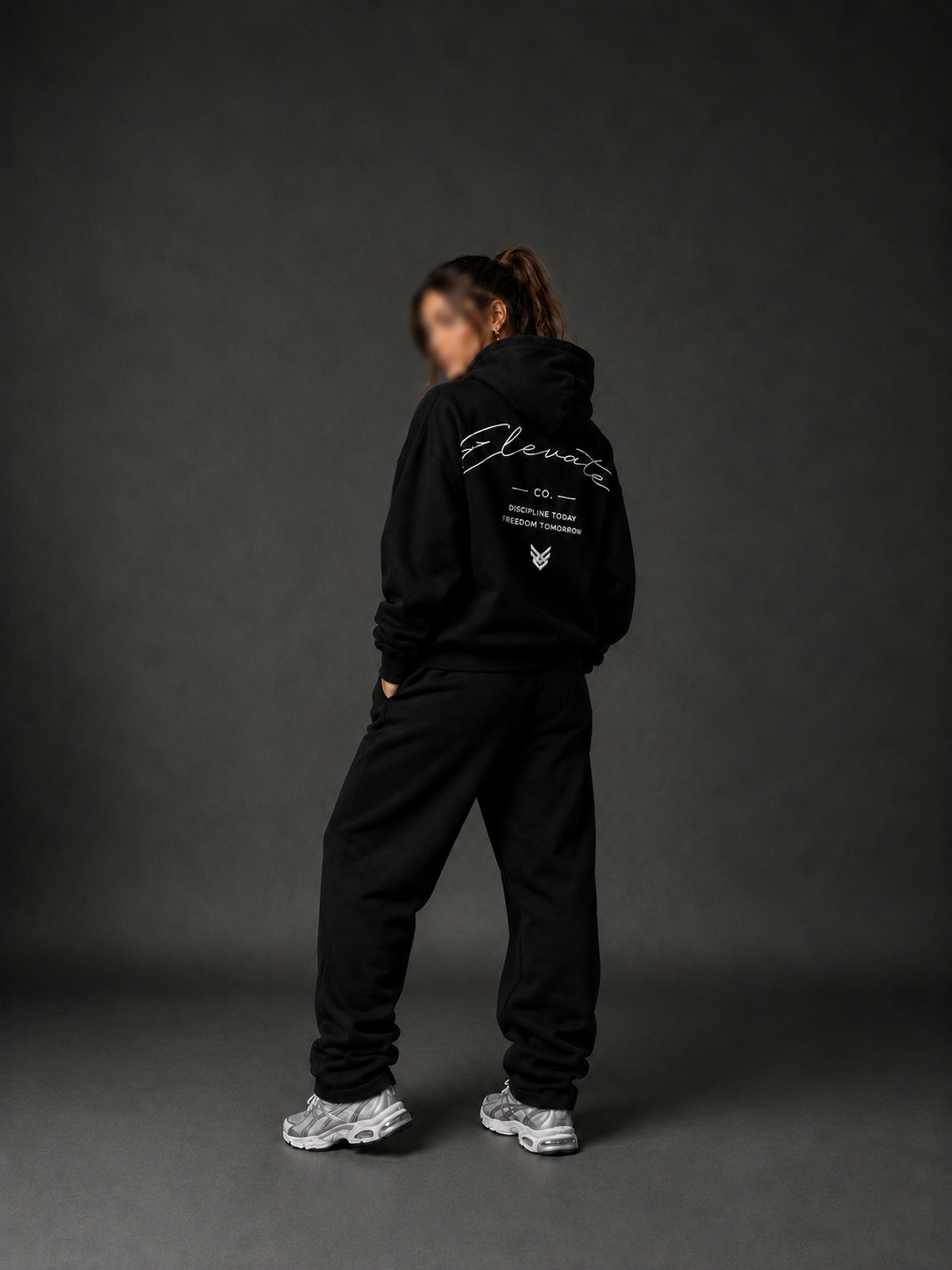 Elevate Signiture black Hoodie