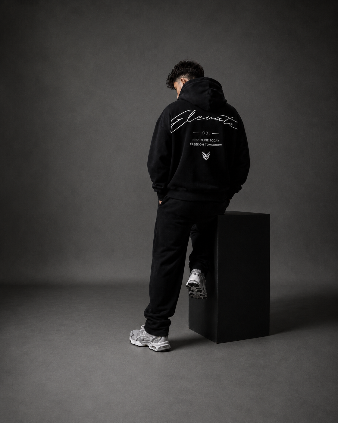 Elevate Signiture black Hoodie